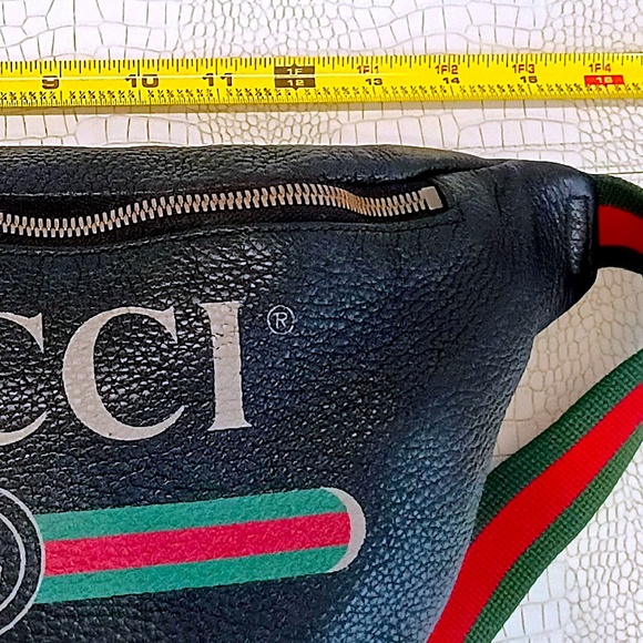 EXTREMELY RARE XXL Gucci Black Gucci Printed Bum Bag Crossbody Italian Calfskin. - Picture 11 of 16